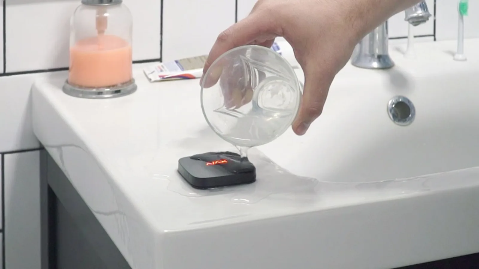 LeaksProtect Wireless Leak Detector